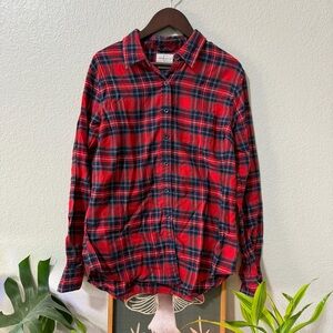 ✨4 for $15✨ Red and Black Plaid Button-Up Shirt